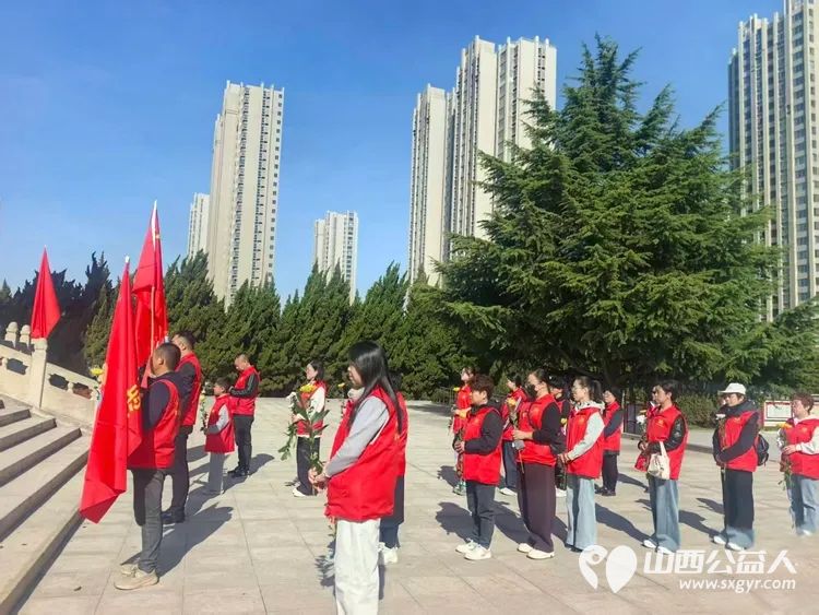 晋城市为老服务协会怀着感恩与敬仰之情齐聚晋城市烈士陵园缅怀为民族解放人民幸福献出生命的革命先烈让我们以为老服务为纽带传承红色精神践行志愿使命 - 第10张 - 山西公益人 晋城市为老服务协会怀着感恩与敬仰之情齐聚晋城市烈士陵园缅怀为民族解放人民幸福献出生命的革命先烈让我们以为老服务为纽带传承红色精神践行志愿使命 - 第10张