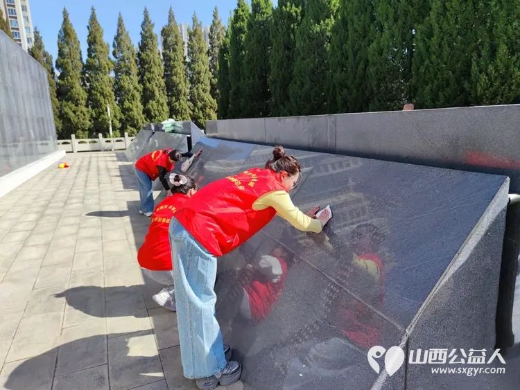 晋城市为老服务协会怀着感恩与敬仰之情齐聚晋城市烈士陵园缅怀为民族解放人民幸福献出生命的革命先烈让我们以为老服务为纽带传承红色精神践行志愿使命 - 第29张 - 山西公益人 晋城市为老服务协会怀着感恩与敬仰之情齐聚晋城市烈士陵园缅怀为民族解放人民幸福献出生命的革命先烈让我们以为老服务为纽带传承红色精神践行志愿使命 - 第29张