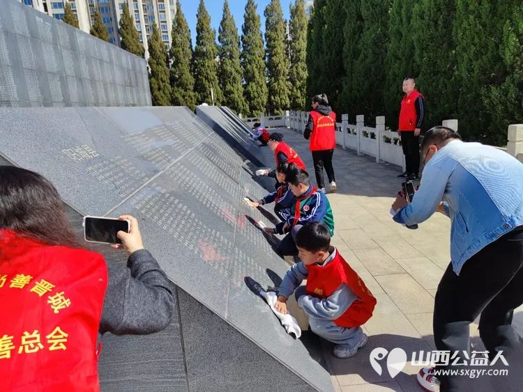 晋城市为老服务协会怀着感恩与敬仰之情齐聚晋城市烈士陵园缅怀为民族解放人民幸福献出生命的革命先烈让我们以为老服务为纽带传承红色精神践行志愿使命 - 第32张 - 山西公益人 晋城市为老服务协会怀着感恩与敬仰之情齐聚晋城市烈士陵园缅怀为民族解放人民幸福献出生命的革命先烈让我们以为老服务为纽带传承红色精神践行志愿使命 - 第32张