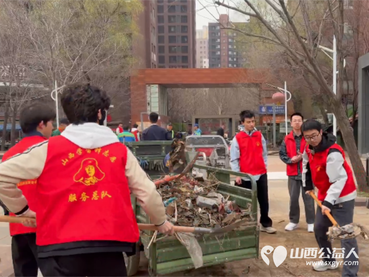 学雷锋践初心净环境助文明 山西省学雷锋志愿服务总队多方联动绘就龙城文明新画卷志愿者们在长风西街举行道路清洁志愿服务行动 - 第6张 - 山西公益人 学雷锋践初心净环境助文明 山西省学雷锋志愿服务总队多方联动绘就龙城文明新画卷志愿者们在长风西街举行道路清洁志愿服务行动 - 第6张