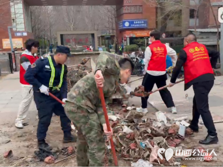 学雷锋践初心净环境助文明 山西省学雷锋志愿服务总队多方联动绘就龙城文明新画卷志愿者们在长风西街举行道路清洁志愿服务行动 - 第8张 - 山西公益人 学雷锋践初心净环境助文明 山西省学雷锋志愿服务总队多方联动绘就龙城文明新画卷志愿者们在长风西街举行道路清洁志愿服务行动 - 第8张