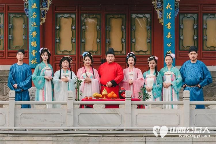 双塔花朝完美收官百人霓裳共醉春 由太原市华礼启元礼乐婚俗团队核心人物杜雪艳联合传礼汉服、山西汉文化社共同发起的山西太原双塔花朝节在双塔公园圆满落下帷幕 - 第2张