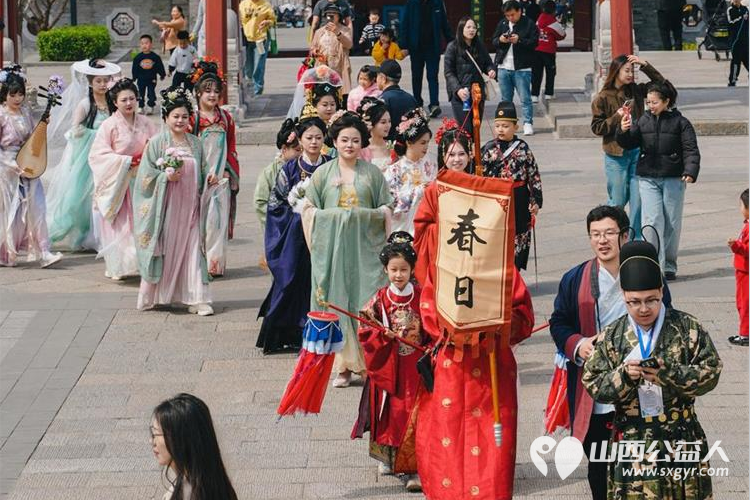 双塔花朝完美收官百人霓裳共醉春 由太原市华礼启元礼乐婚俗团队核心人物杜雪艳联合传礼汉服、山西汉文化社共同发起的山西太原双塔花朝节在双塔公园圆满落下帷幕 - 第6张