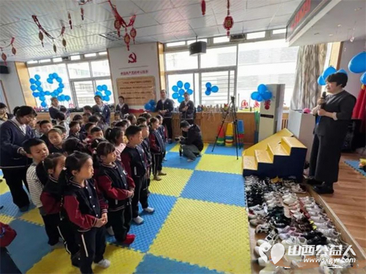 太原爱思乐知生态幼儿园携手山西心予康复园在第19个世界孤独症日开展爱心活动以温暖陪伴传递善意用实际行动诠释包容上演了一场充满温情的童心共融之旅 - 第2张