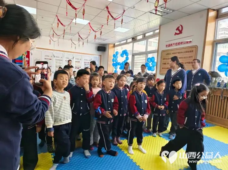 太原爱思乐知生态幼儿园携手山西心予康复园在第19个世界孤独症日开展爱心活动以温暖陪伴传递善意用实际行动诠释包容上演了一场充满温情的童心共融之旅 - 第3张