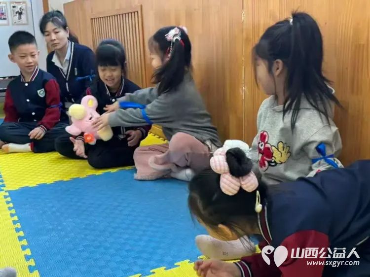 太原爱思乐知生态幼儿园携手山西心予康复园在第19个世界孤独症日开展爱心活动以温暖陪伴传递善意用实际行动诠释包容上演了一场充满温情的童心共融之旅 - 第6张