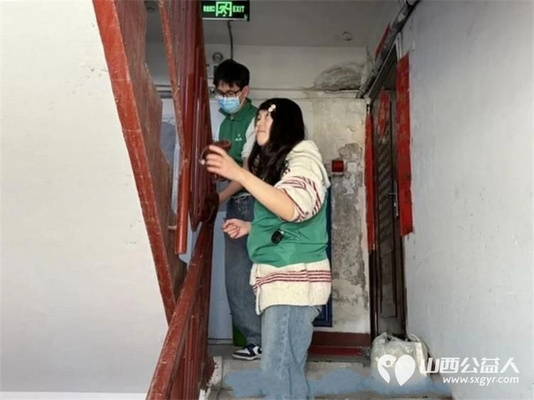 以青春之名赴雷锋之约----太原市小店区青年志愿者协会学雷锋月系列活动改善居民居住环境清理卫生死角宣传无偿献血图书馆开展文化志愿服务 - 第12张