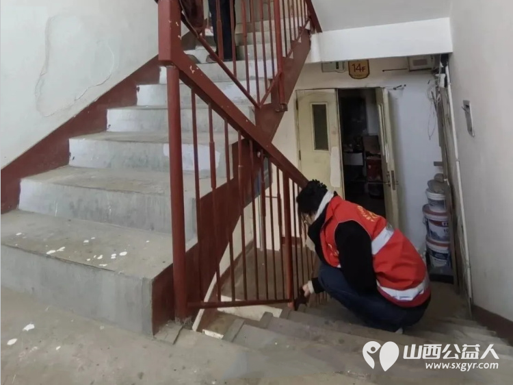 以青春之名赴雷锋之约----太原市小店区青年志愿者协会学雷锋月系列活动改善居民居住环境清理卫生死角宣传无偿献血图书馆开展文化志愿服务 - 第8张