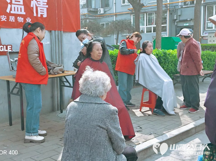 志愿服务进社区健康活动暖人心----介休市敬老协会2026年4月2日走进介休市西南街道南河沿社区为社区所有老人爱心理发、义诊 - 第3张