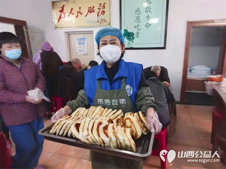 三百个烧饼的温度 长治市小雨点公益志愿者协会给长治市雨花斋二部那里的老人赠送三百个烧饼烧饼没有标价却比任何商品都珍贵 - 第1张 - 山西公益人 三百个烧饼的温度 长治市小雨点公益志愿者协会给长治市雨花斋二部那里的老人赠送三百个烧饼烧饼没有标价却比任何商品都珍贵 - 第1张