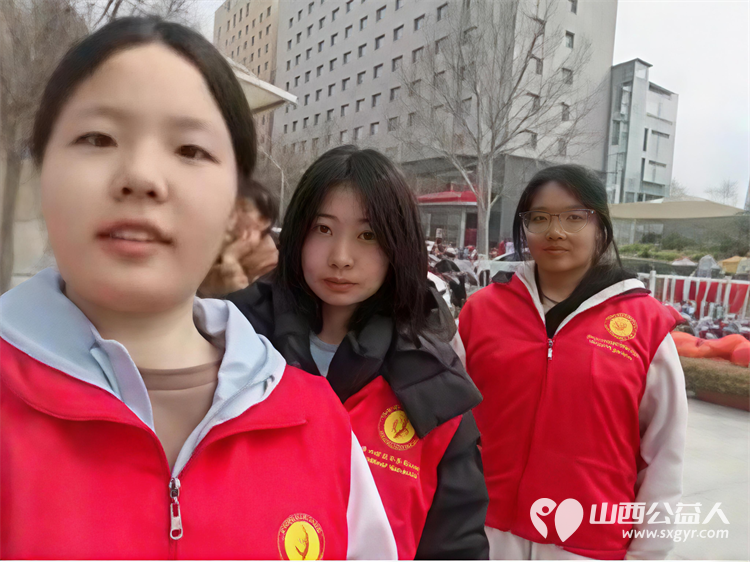 2026年3月阳泉义工在北大街小学的校门外护学岗服务共同维护校园周边交通秩序守护着小学生的上学平安路 - 第21张