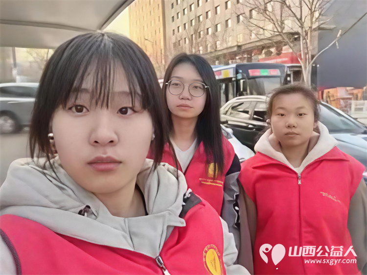 2026年3月阳泉义工在北大街小学的校门外护学岗服务共同维护校园周边交通秩序守护着小学生的上学平安路 - 第19张