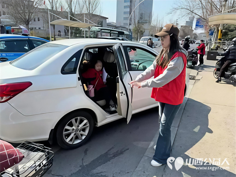 2026年3月阳泉义工在北大街小学的校门外护学岗服务共同维护校园周边交通秩序守护着小学生的上学平安路 - 第27张