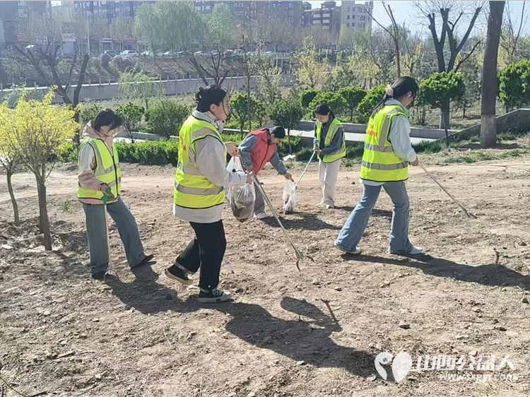 文水县爱心帮扶志愿者协会4月4日组织返乡大学生青年突击队开展文峪河生态保护志愿服务活动让青春力量在河湖岸边闪耀 - 第2张