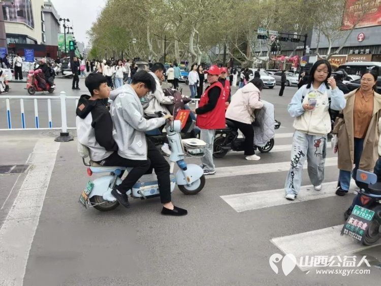 文明交通有温度志愿身影暖人心 临汾市文明交通志愿者协会志愿服务活动开展清明交通保障值守文明交通劝导志愿服务活动 - 第13张