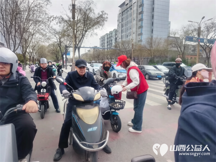 文明交通有温度志愿身影暖人心 临汾市文明交通志愿者协会志愿服务活动开展清明交通保障值守文明交通劝导志愿服务活动 - 第14张