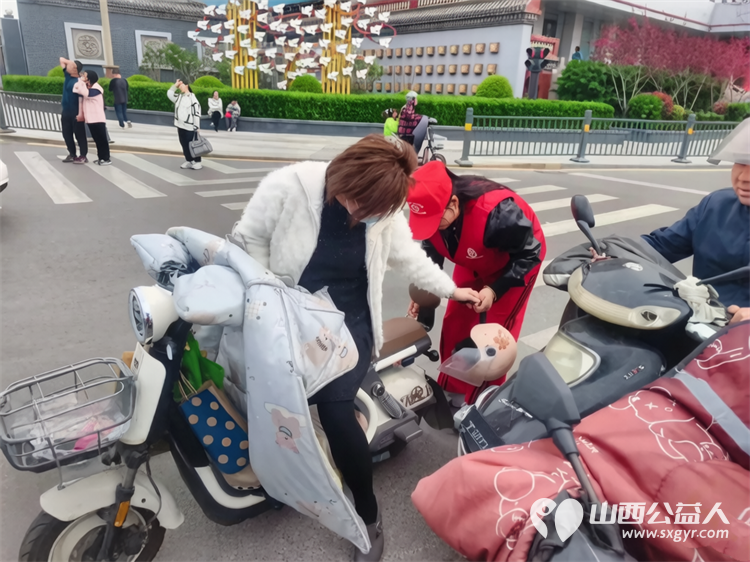 文明交通有温度志愿身影暖人心 临汾市文明交通志愿者协会志愿服务活动开展清明交通保障值守文明交通劝导志愿服务活动 - 第11张
