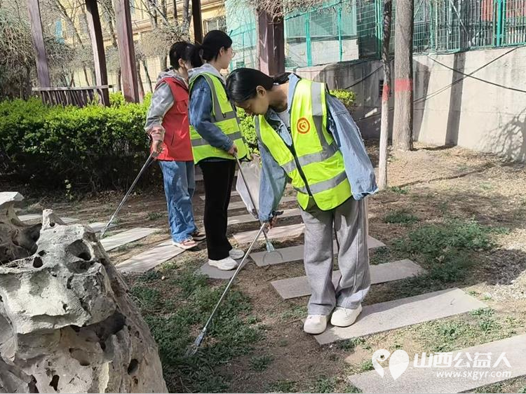文水县爱心帮扶志愿者协会组织青年突击队4月5日开展文峪河生态保护志愿服务活动以实际行动守护母亲河 - 第7张