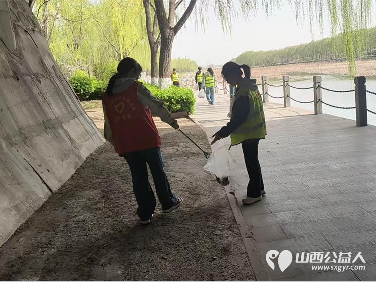 文水县爱心帮扶志愿者协会组织青年突击队4月5日开展文峪河生态保护志愿服务活动以实际行动守护母亲河 - 第8张