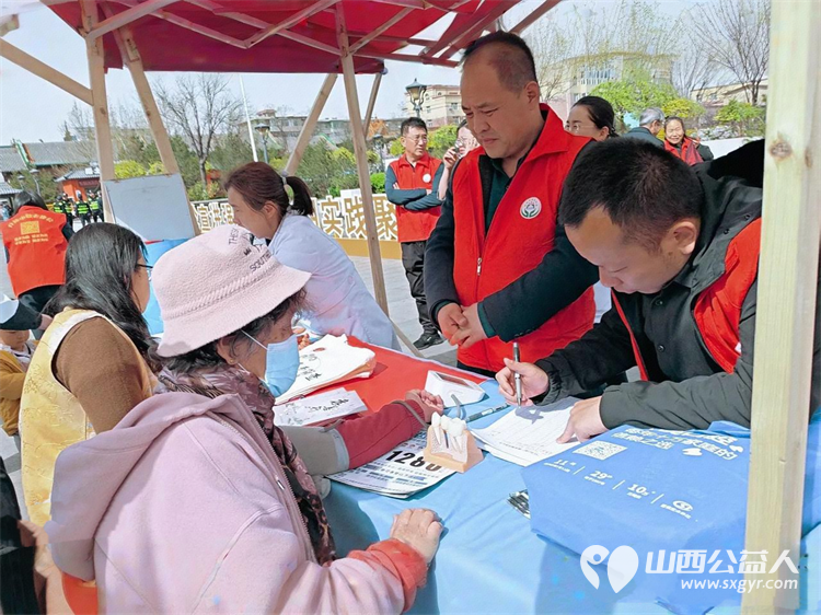 传承非遗品味文化----介休市敬老协会4月3日参加了非遗文化传承活动在后土庙为所有老人爱心理发义诊为老人们晚年生活送去一份温暖 - 第8张