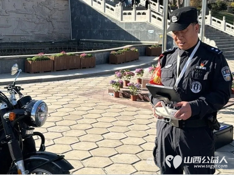 清明时节护青山平安守护不缺位 长治东大街派出所义警大队组织队员前往颐仙园开展专项执勤巡逻工作 - 第5张 - 山西公益人 清明时节护青山平安守护不缺位 长治东大街派出所义警大队组织队员前往颐仙园开展专项执勤巡逻工作 - 第5张