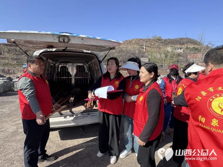 播种绿色关爱自然----阳泉市义工联合会开展第21届义务植树活动共190多人来到汉河沟村植树基地一起栽下绿色栽下希望掀起春季绿化新高潮 - 第9张 - 山西公益人 播种绿色关爱自然----阳泉市义工联合会开展第21届义务植树活动共190多人来到汉河沟村植树基地一起栽下绿色栽下希望掀起春季绿化新高潮 - 第9张