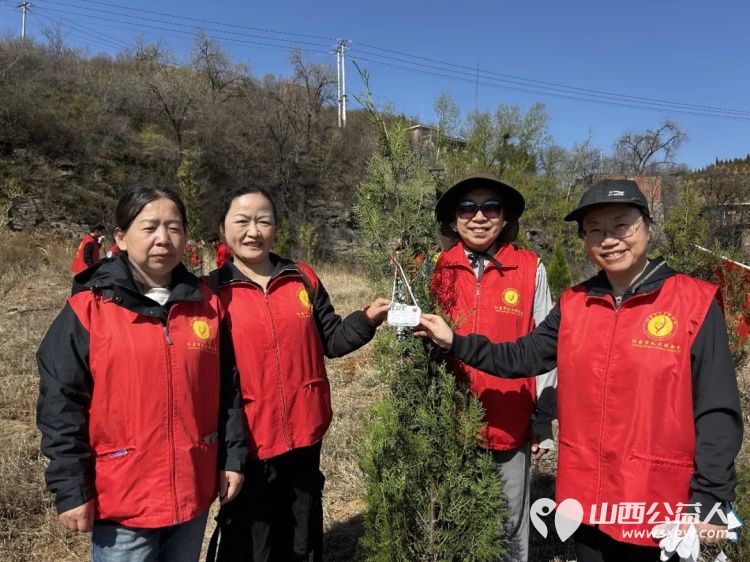 播种绿色关爱自然----阳泉市义工联合会开展第21届义务植树活动共190多人来到汉河沟村植树基地一起栽下绿色栽下希望掀起春季绿化新高潮 - 第26张 - 山西公益人 播种绿色关爱自然----阳泉市义工联合会开展第21届义务植树活动共190多人来到汉河沟村植树基地一起栽下绿色栽下希望掀起春季绿化新高潮 - 第26张