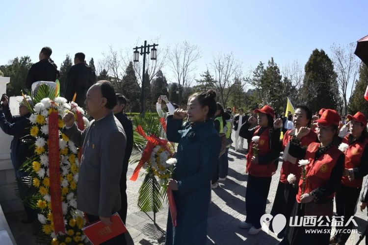 缅怀革命先烈传承红色精神----太原市传统文化研究会、省城学雷锋志愿者总团召集省城各界开展高君宇烈士陵园祭拜暨红色研学活动 - 第4张