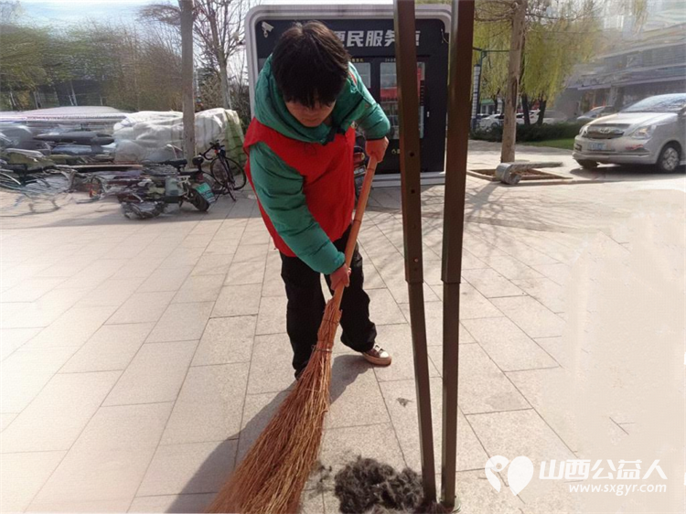 长治市上党区义工协会联合黎都街社区举办情暖黎都服务便民活动为居民提供免费理发基础健康检查等贴近生活的便民服务 - 第21张