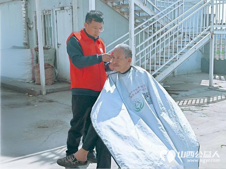 介休市敬老协会敬老爱老助老活动2026年4月4日走进张兰镇旧堡村为老人理发体检惠及我市老年人 - 第11张