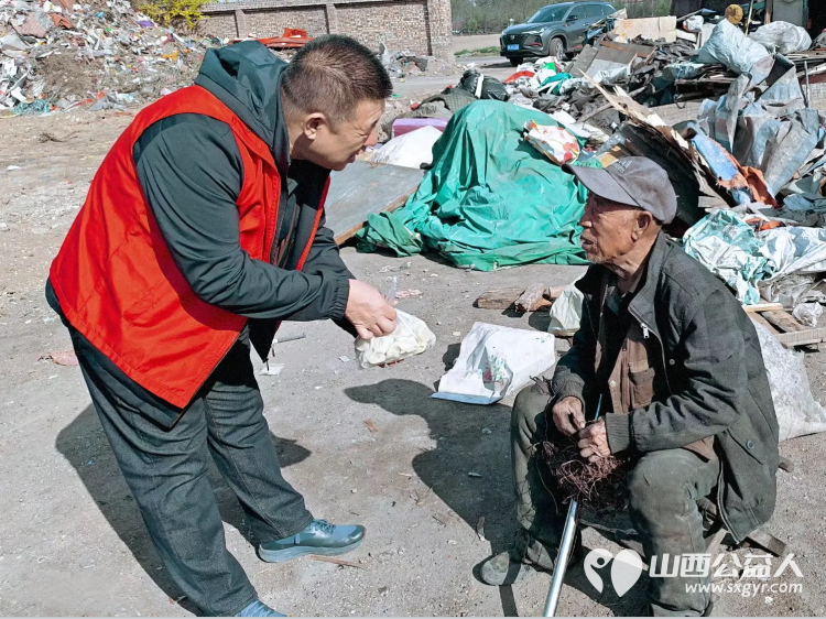 介休市敬老协会敬老爱老助老活动2026年4月11日走进张兰镇穆家堡村为老人们理发体检让每一位老人精神抖擞的迎接蓬勃春光 - 第10张 - 山西公益人 介休市敬老协会敬老爱老助老活动2026年4月11日走进张兰镇穆家堡村为老人们理发体检让每一位老人精神抖擞的迎接蓬勃春光 - 第10张