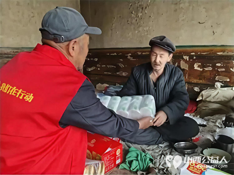 春雨中的暖流:忻州市爱心公益协会奔赴代县走访慰问代县三户困难家庭志愿者们精心筹备了各类爱心生活物资用片刻的陪伴为老人带去温暖与慰藉 - 第6张 - 山西公益人 春雨中的暖流:忻州市爱心公益协会奔赴代县走访慰问代县三户困难家庭志愿者们精心筹备了各类爱心生活物资用片刻的陪伴为老人带去温暖与慰藉 - 第6张