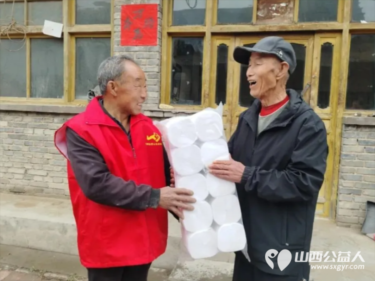 春雨中的暖流:忻州市爱心公益协会奔赴代县走访慰问代县三户困难家庭志愿者们精心筹备了各类爱心生活物资用片刻的陪伴为老人带去温暖与慰藉 - 第16张 - 山西公益人 春雨中的暖流:忻州市爱心公益协会奔赴代县走访慰问代县三户困难家庭志愿者们精心筹备了各类爱心生活物资用片刻的陪伴为老人带去温暖与慰藉 - 第16张