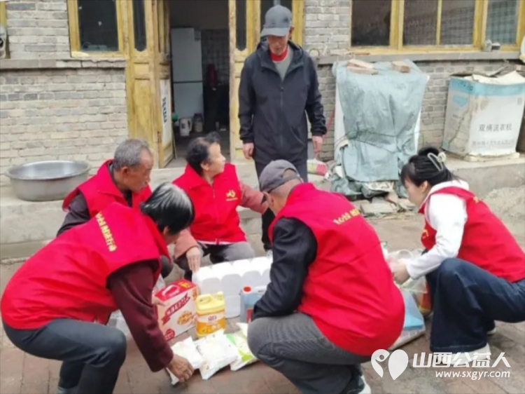 春雨中的暖流:忻州市爱心公益协会奔赴代县走访慰问代县三户困难家庭志愿者们精心筹备了各类爱心生活物资用片刻的陪伴为老人带去温暖与慰藉 - 第12张 - 山西公益人 春雨中的暖流:忻州市爱心公益协会奔赴代县走访慰问代县三户困难家庭志愿者们精心筹备了各类爱心生活物资用片刻的陪伴为老人带去温暖与慰藉 - 第12张