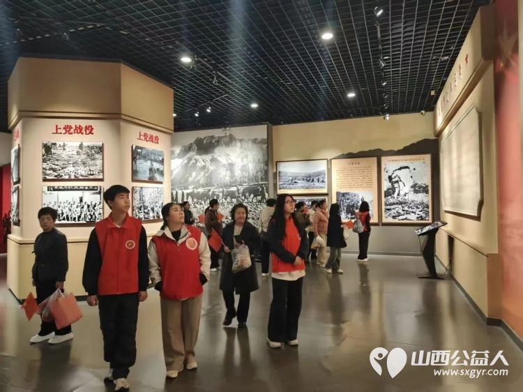 缅怀革命先烈传承红色基因----长治市义工协会书带领志愿者及青少年代表走进太行太岳烈士陵园开展清明祭扫主题活动深切缅怀革命先辈的丰功伟绩 - 第5张