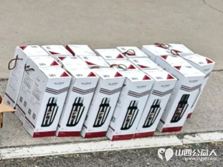 爱心助学暖童心文体物资进校园 团榆次区委联合晋中新青年高校志愿者联合服务中心、山西中医药大学傅山学院、暖心同行文化传媒走进王杜小学开展爱心文体物资捐赠活动 - 第4张 - 山西公益人 爱心助学暖童心文体物资进校园 团榆次区委联合晋中新青年高校志愿者联合服务中心、山西中医药大学傅山学院、暖心同行文化传媒走进王杜小学开展爱心文体物资捐赠活动 - 第4张