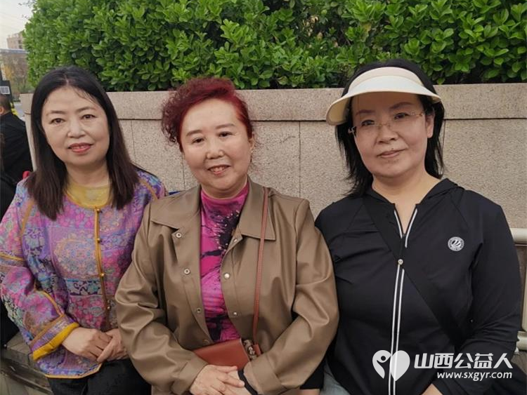 忻府区广播便民群在体育公园举办热爱祖国拥抱和平主题宣讲演唱公益活动抒发了爱国情怀弘扬了和平理念丰富了社区文化生活 - 第7张