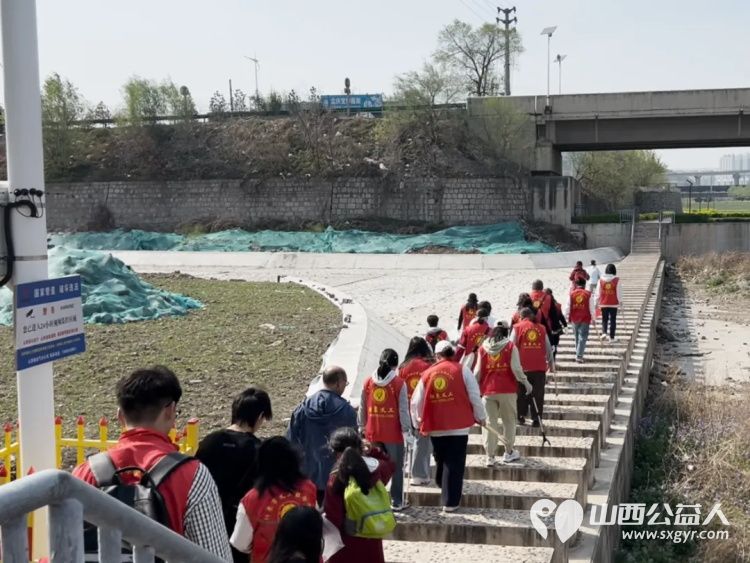 保护母亲河阳泉义工在行动 2026年4月12日阳泉市义工联合会21名义工和民间巡河员为爱集结保护母亲河巡河净滩活动在白羊墅湿地公园开展 - 第3张