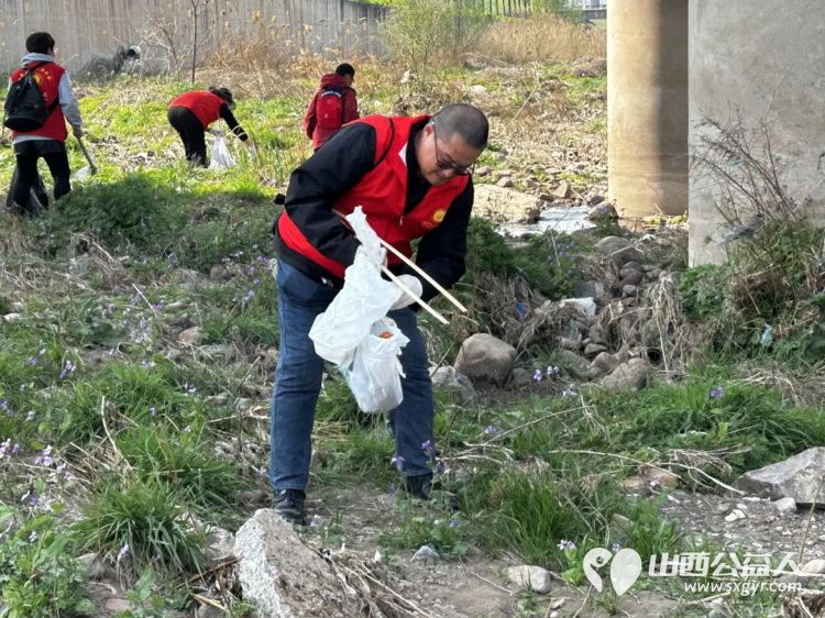 保护母亲河阳泉义工在行动 2026年4月12日阳泉市义工联合会21名义工和民间巡河员为爱集结保护母亲河巡河净滩活动在白羊墅湿地公园开展 - 第4张