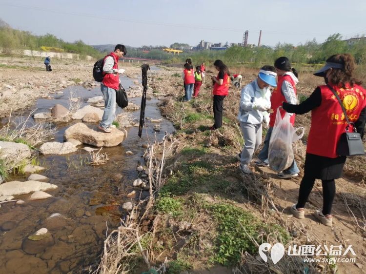 保护母亲河阳泉义工在行动 2026年4月12日阳泉市义工联合会21名义工和民间巡河员为爱集结保护母亲河巡河净滩活动在白羊墅湿地公园开展 - 第5张