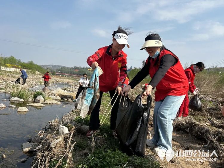 保护母亲河阳泉义工在行动 2026年4月12日阳泉市义工联合会21名义工和民间巡河员为爱集结保护母亲河巡河净滩活动在白羊墅湿地公园开展 - 第6张