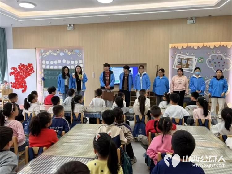 科普宣讲进幼儿园暖心守护儿童成长----长治市阳光困境儿童帮扶协会联合长治医学院医学影像学系晨曦志愿服务队在长治市科教幼儿园开展手护健康远离手足口科普活动 - 第4张