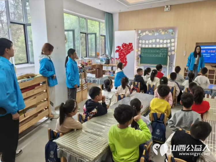 科普宣讲进幼儿园暖心守护儿童成长----长治市阳光困境儿童帮扶协会联合长治医学院医学影像学系晨曦志愿服务队在长治市科教幼儿园开展手护健康远离手足口科普活动 - 第3张