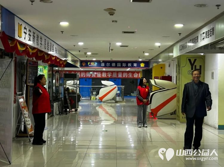 阳泉市义工联合会联合九达国际影城邀请99位老人免费观看了热播电影《我，许可》让老人们多了一段欢聚相伴的时光 - 第3张