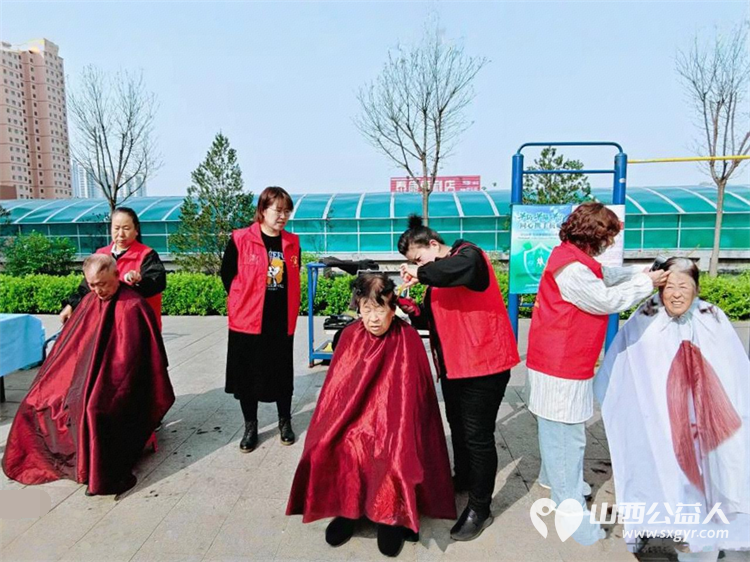 志愿服务进社区健康活动暖人心----介休市敬老协会2026年4月15日走进介休市北坛街道花园街社区泰康嘉苑为社区所有老人爱心理发义诊让尊老敬老在社区落地生根 - 第6张