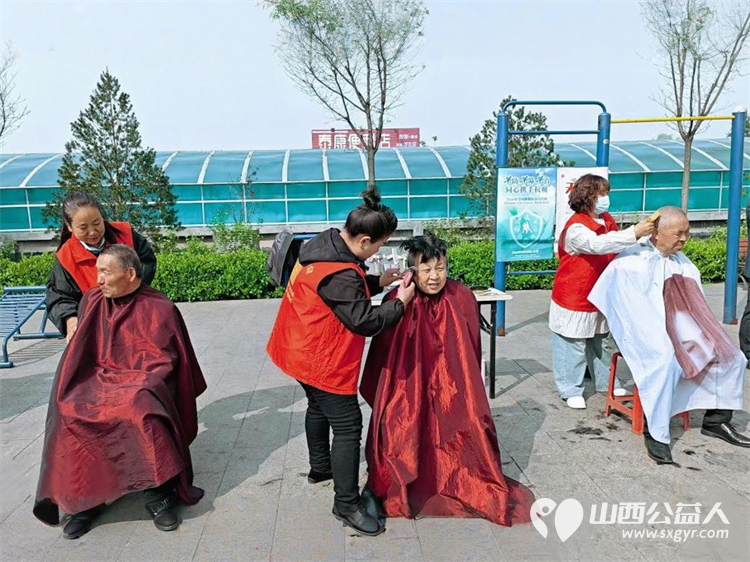 志愿服务进社区健康活动暖人心----介休市敬老协会2026年4月15日走进介休市北坛街道花园街社区泰康嘉苑为社区所有老人爱心理发义诊让尊老敬老在社区落地生根 - 第7张