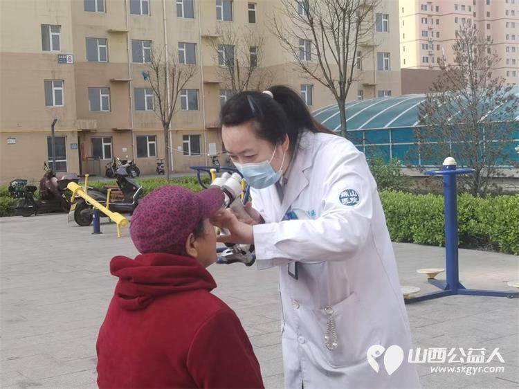 志愿服务进社区健康活动暖人心----介休市敬老协会2026年4月15日走进介休市北坛街道花园街社区泰康嘉苑为社区所有老人爱心理发义诊让尊老敬老在社区落地生根 - 第37张