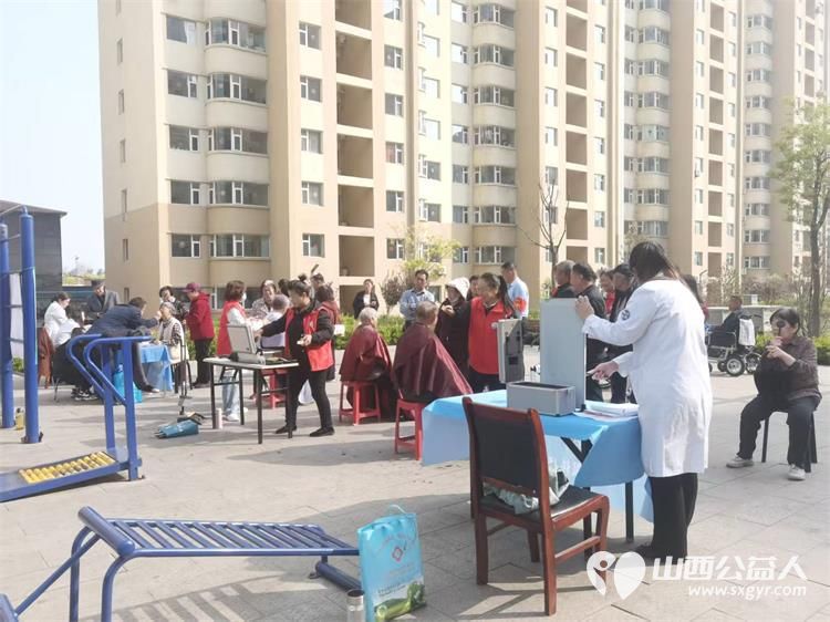 志愿服务进社区健康活动暖人心----介休市敬老协会2026年4月15日走进介休市北坛街道花园街社区泰康嘉苑为社区所有老人爱心理发义诊让尊老敬老在社区落地生根 - 第31张