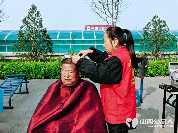 志愿服务进社区健康活动暖人心----介休市敬老协会2026年4月15日走进介休市北坛街道花园街社区泰康嘉苑为社区所有老人爱心理发义诊让尊老敬老在社区落地生根 - 第18张