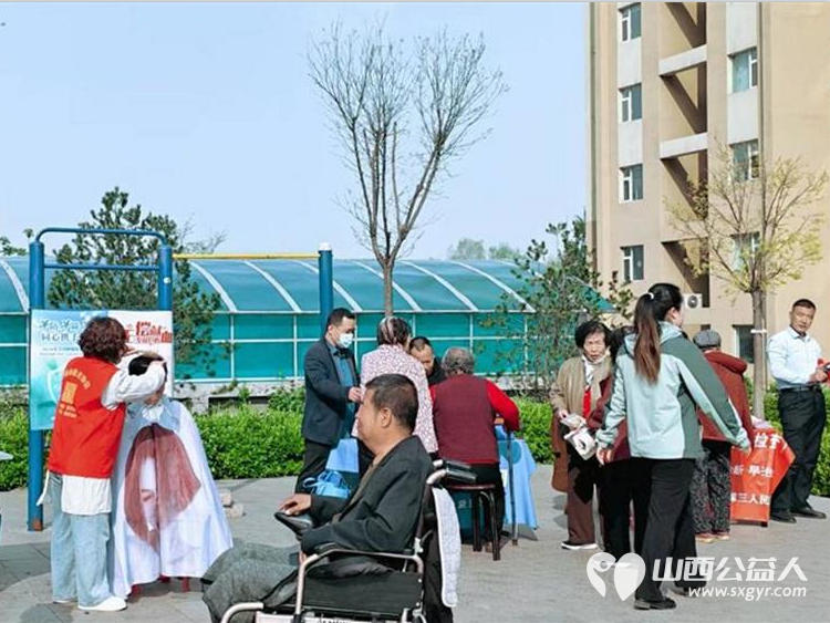 志愿服务进社区健康活动暖人心----介休市敬老协会2026年4月15日走进介休市北坛街道花园街社区泰康嘉苑为社区所有老人爱心理发义诊让尊老敬老在社区落地生根 - 第10张